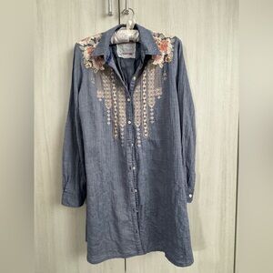 Johnny Was 3J Workshop blue/grey floral Embroidered Tunic Button Down💕